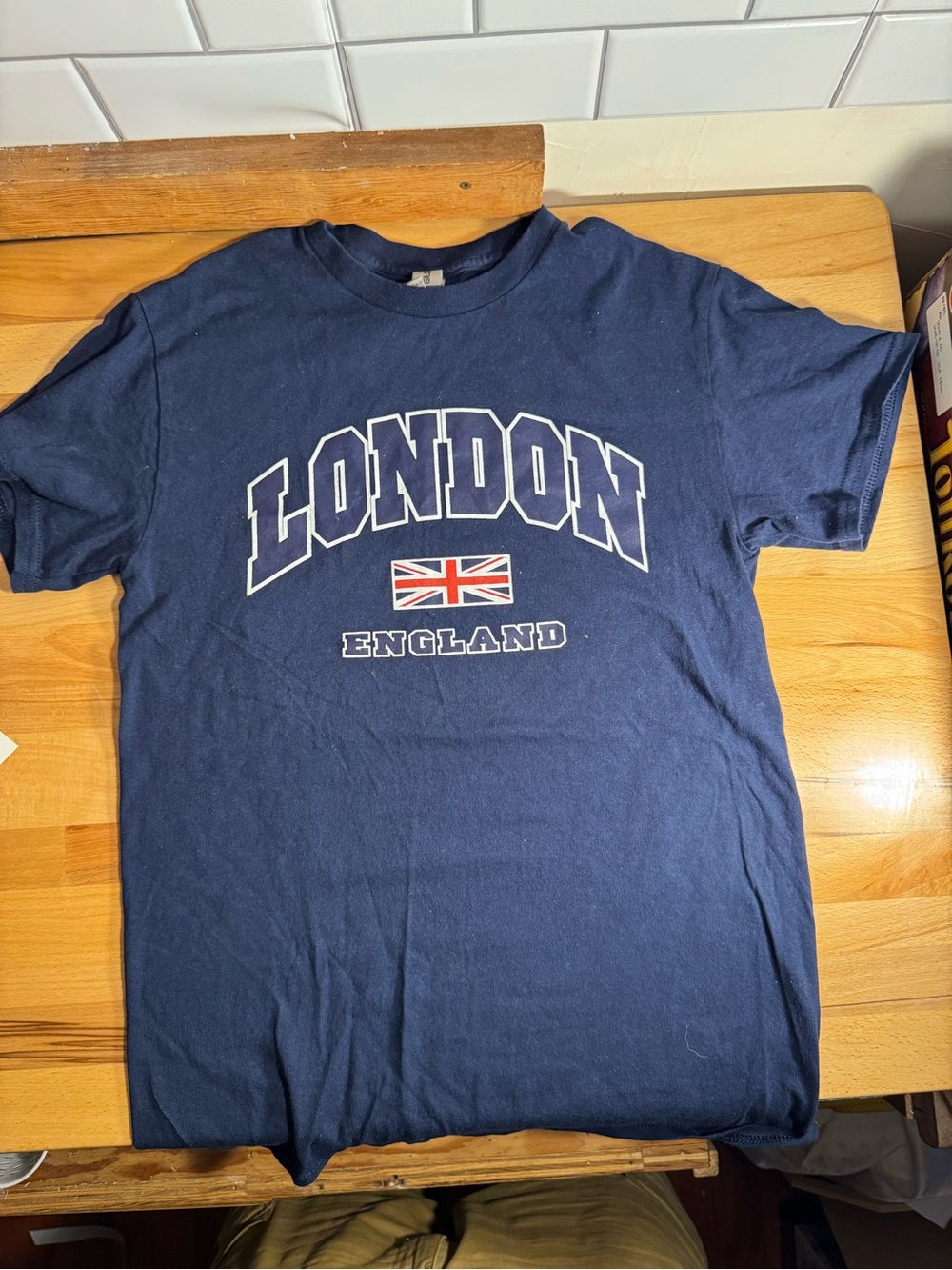 Gildan Navy Blue 'London England' Graphic Tee